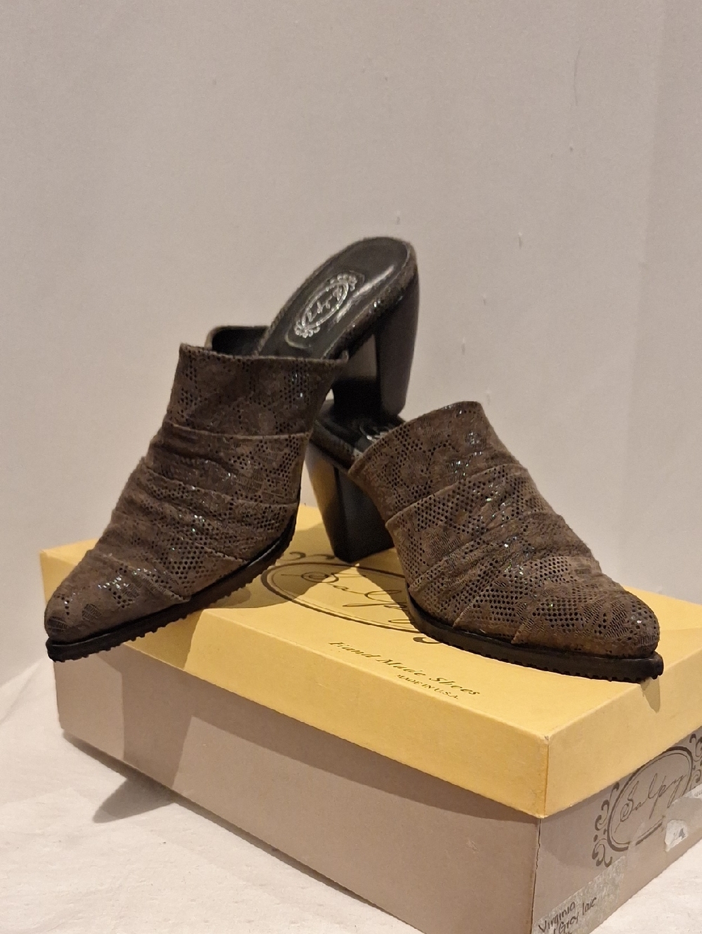 Salpy Women’s Brown Slip-On Mules with Block Heel Size 7